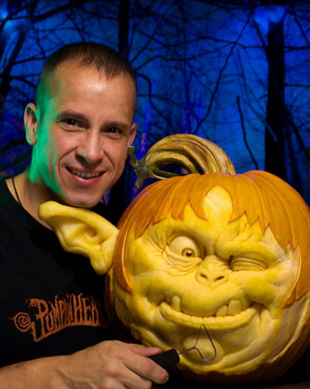 Triangle Carving Set "Villafane Studios" 6 pieces Triangle Carving Set "Villafane Studios" 6 pieces