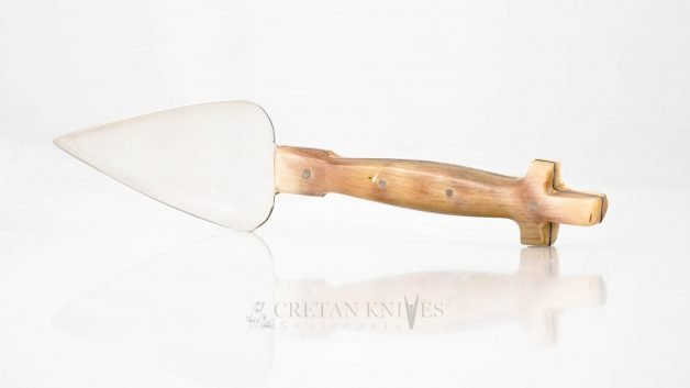 Χειροποίητη Ιερατική Λόγχη Ανοξείδωτη με Λαβή Από Κέρατο Κριού. Χειροποίητη Ιερατική Λόγχη Ανοξείδωτη με Λαβή Από Κέρατο Κριού.