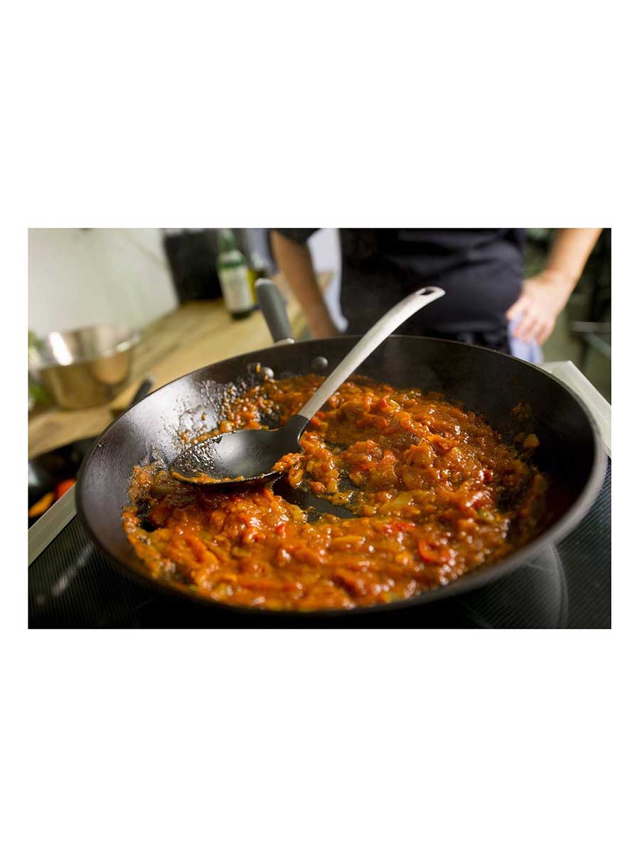 Ronneby Bruk Τηγάνι Μαντεμένιο Βαθύ Και Έξτρα Ελαφρύ Με Λαβή Σιλικόνης Σε Διάφορα Μεγέθη Ronneby Bruk Τηγάνι Μαντεμένιο Βαθύ Και Έξτρα Ελαφρύ Με Λαβή Σιλικόνης Σε Διάφορα Μεγέθη