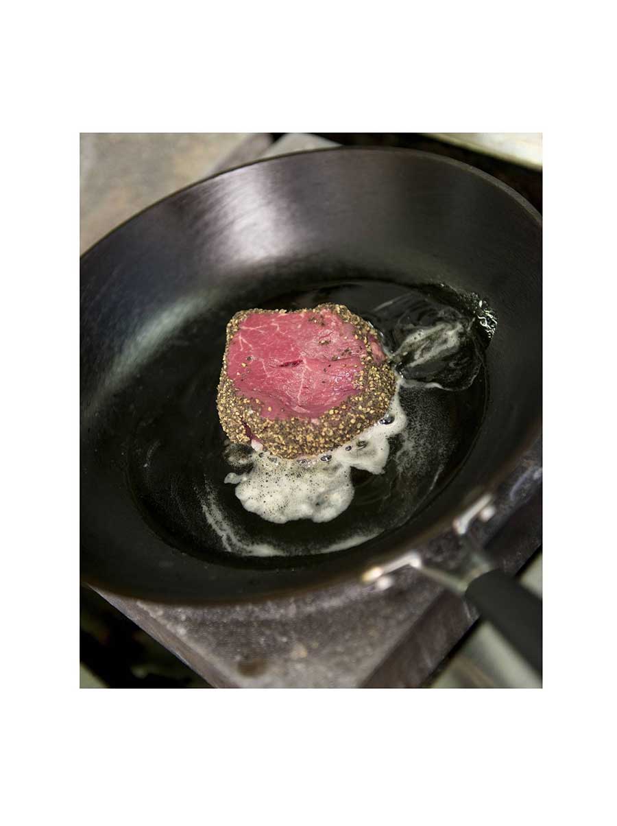 Ronneby Bruk Τηγάνι Μαντεμένιο Βαθύ Και Έξτρα Ελαφρύ Με Λαβή Σιλικόνης Σε Διάφορα Μεγέθη Ronneby Bruk Τηγάνι Μαντεμένιο Βαθύ Και Έξτρα Ελαφρύ Με Λαβή Σιλικόνης Σε Διάφορα Μεγέθη