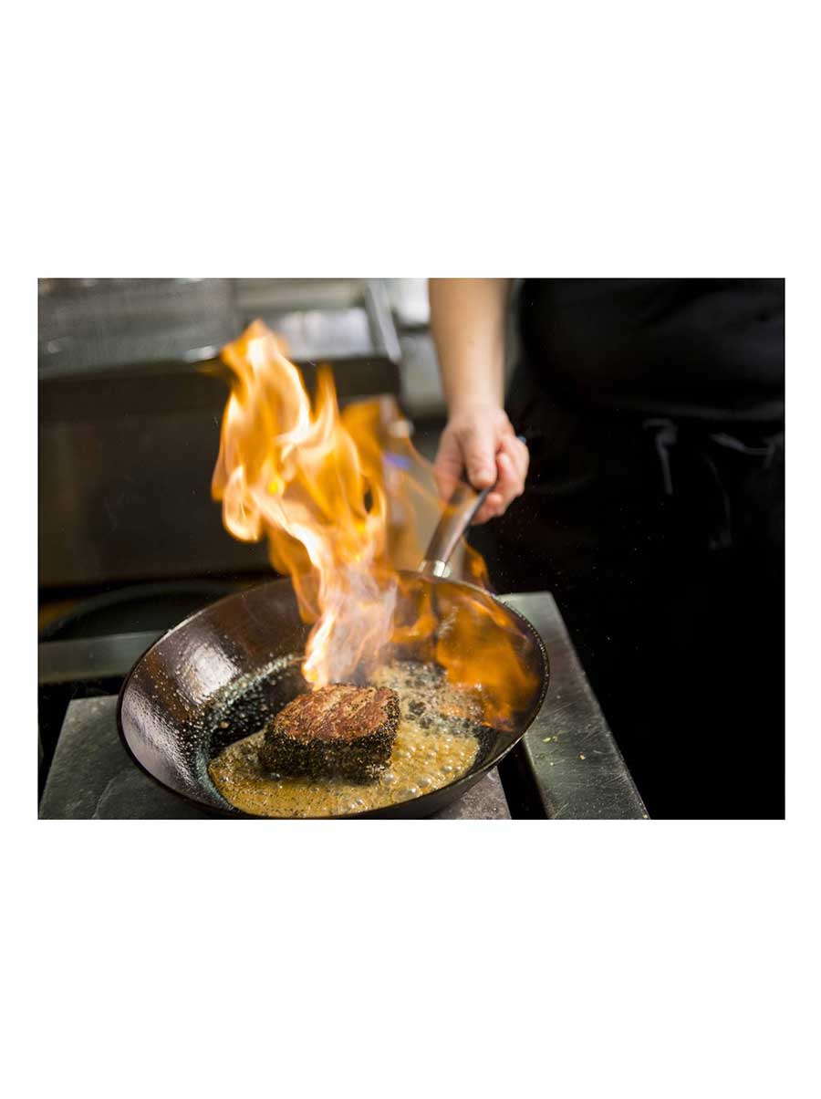 Ronneby Bruk Τηγάνι Μαντεμένιο Βαθύ Και Έξτρα Ελαφρύ Με Λαβή Σιλικόνης Σε Διάφορα Μεγέθη Ronneby Bruk Τηγάνι Μαντεμένιο Βαθύ Και Έξτρα Ελαφρύ Με Λαβή Σιλικόνης Σε Διάφορα Μεγέθη